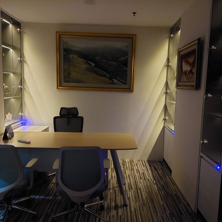 Office The Boulevard Apartment